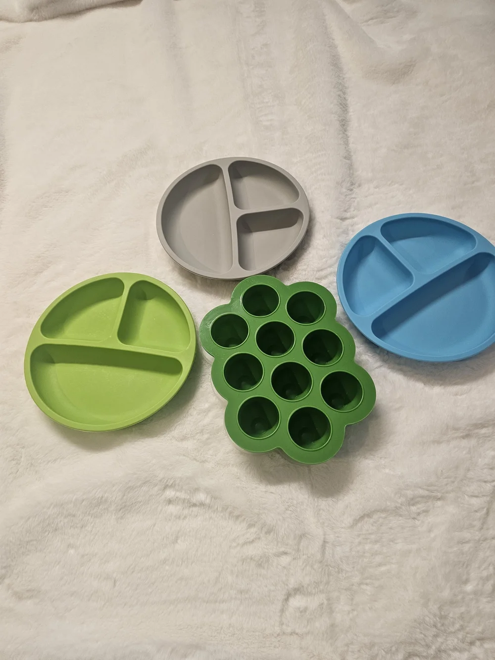3 Wee Sprout Kids Silicone Divided Plates and Snack Pod Freezer Set